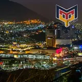 Vista nocturna en la zona metropolitana de Monterrey