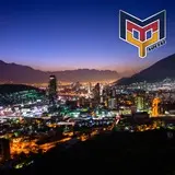 Panorama nocturno en la zona metropolitana de Nuevo León