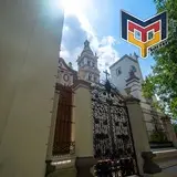 La catedral de Monterrey vista de una lateral desde la calle José Mariano Abasolo