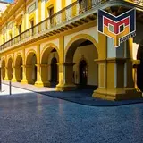 Pasillo del museo metropolitano de Monterrey