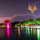 La fuente de crisol de paseo santa lucia y el cerro de la silla en Monterrey