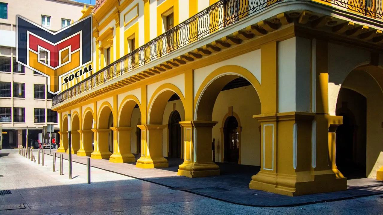 Pasillo del museo metropolitano de Monterrey